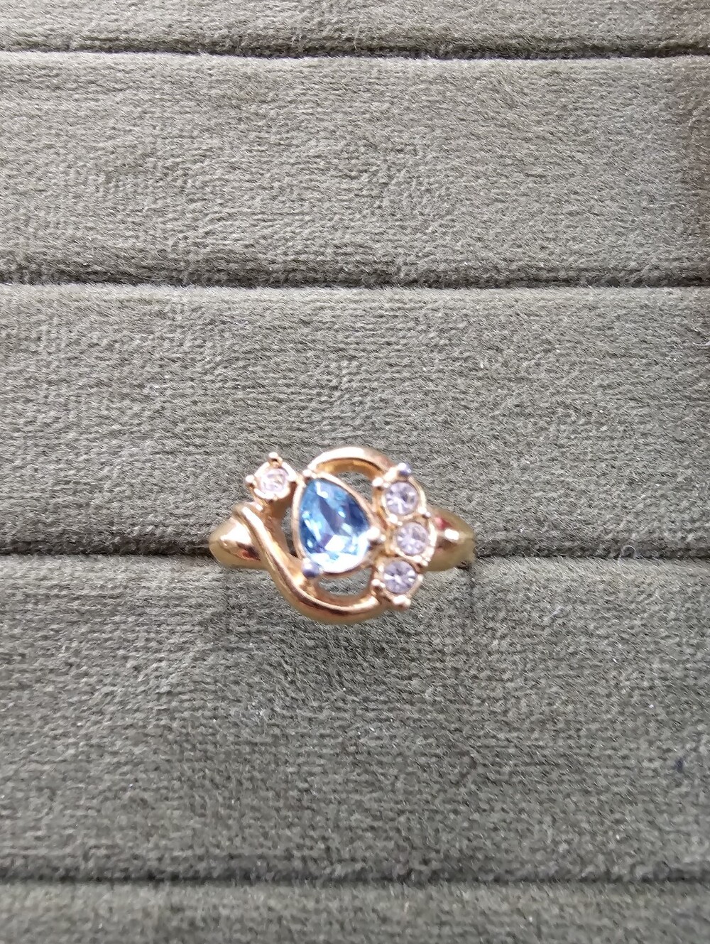 Vintage Avon Ring Size 8.5